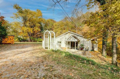 7176 Bridges Rd, Cincinnati, OH 45230-2172