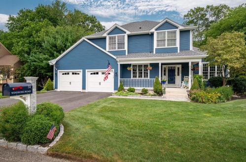52 Windsong Rd, Cumberland, RI 02864-2727
