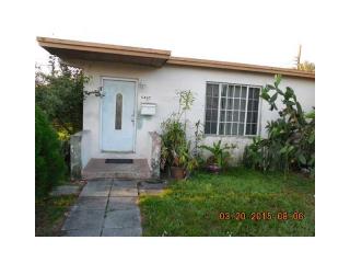 6490 3rd Ct, Hialeah FL  33012-2627 exterior