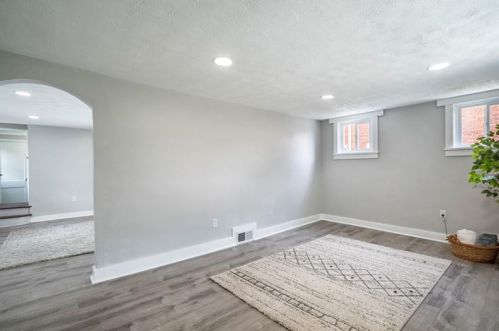 4052 Meadowbrook Blvd, Pittsburgh PA  15227-3436 exterior