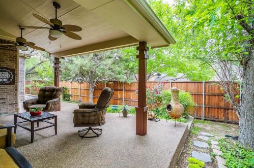 1517 Shadywood Ln, Lewisville TX  75028-4294 exterior