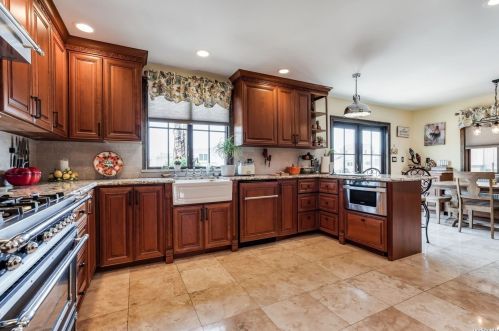 115 Annuskemunnica Rd, Babylon NY  11702-4424 exterior