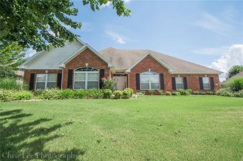 2098 Hartford Dr, Fayetteville, AR 72701-3066