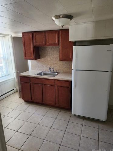 140 Bradley Ave, Waterbury CT  06708-4540 exterior