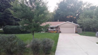 1611 Genesee St, Delafield WI  53018-1201 exterior