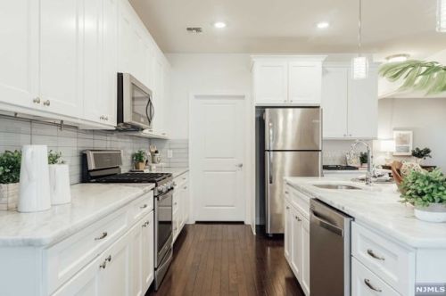 38 Walnut St, Little Falls NJ  07424-1402 exterior