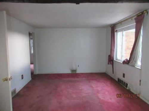 8030 Lincoln Rd, Verona, PA 15147-1606