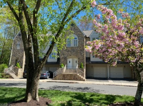 15 Starling Way, Berkeley Heights NJ  07922-1275 exterior