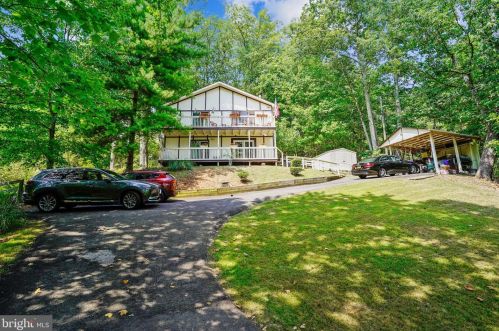 2402 Youngs Dr, Haymarket VA  20169-1532 exterior