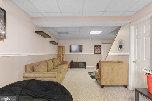 100 Brook Meadow Cir, Shrewsbury PA  17361-1236 exterior