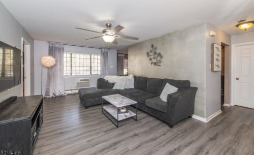 19 Foxwood Dr, Greystone Park, NJ 07950-2662