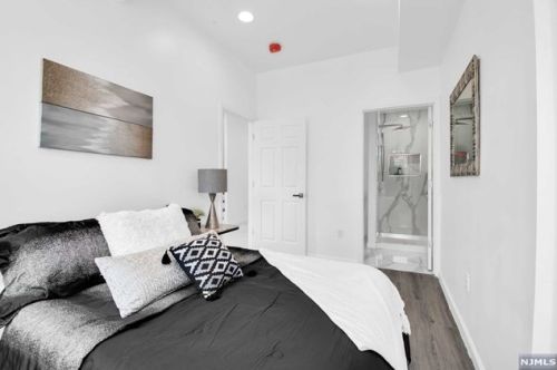 1084 Grove St, Irvington NJ  07111-4123 exterior