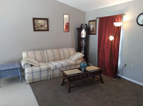 1661 Merrick Dr, Deltona, FL 32725-4811