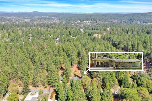 11203 Glen Meadow Dr, Grass Valley, CA 95945-6927