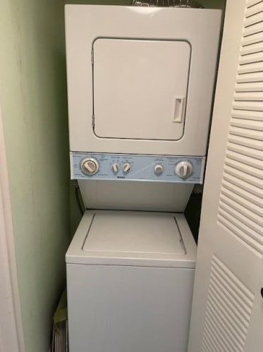 650 124th Ter, Hollywood FL 33027-0803 exterior