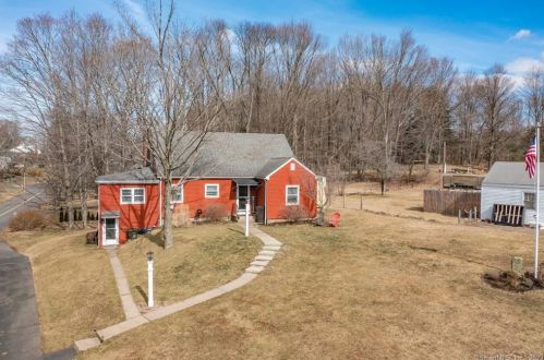 11 Peter Parley Row, Kensington CT  06037-3123 exterior