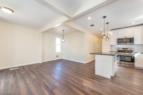 40 Arverne Ter, Irvington NJ  07111-3815 exterior