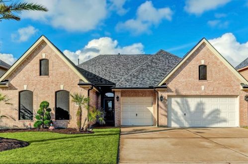 2548 Wild Oak Forest Ln, Taylor Lake Village, TX 77586-2631