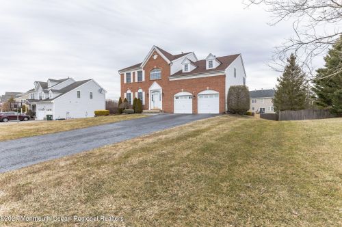 139 Princeton Oval, East Freehold NJ  07728-5338 exterior