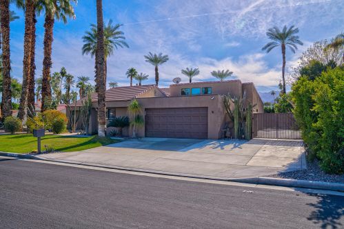 70425 Mottle Cir, Rancho Mirage CA  92270-2419 exterior