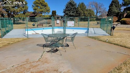 14 Villa Dr, Pueblo CO 81001-1419 exterior