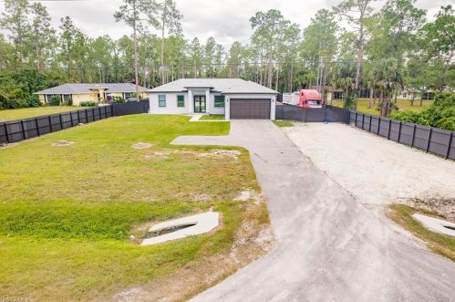 4160 14th Ave, Naples, FL 34117-9240