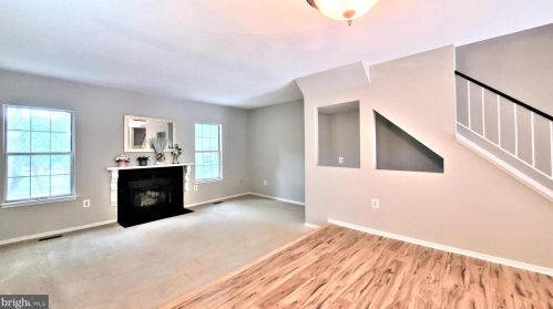 2324 Hunters Square Ct, Herndon VA  20191-2814 exterior