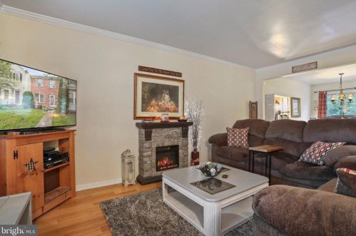 38 Grindstone Dr, Hedgesville, WV 25427-6968