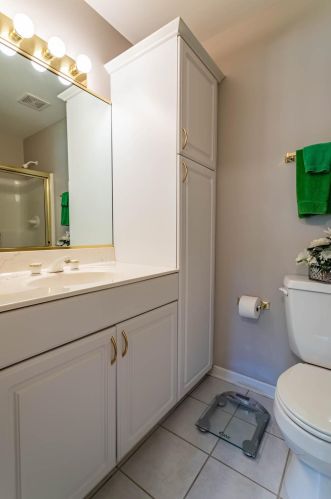 1632 Cherry Blossom Dr, Hammond IN 46321-5143 exterior