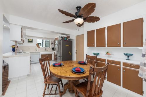 1412 Cottonwood St, Woodland CA  95695-5167 exterior