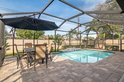 733 95th Ave, Naples, FL 34108-2456
