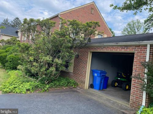 11 Colonial Ridge Dr, Yardley, PA 19067-3109