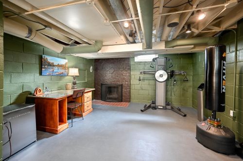 2424 82, Milwaukee WI 53213-1019 exterior