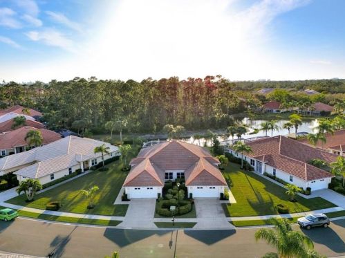 5893 Northridge Dr, Naples FL  34110-2376 exterior