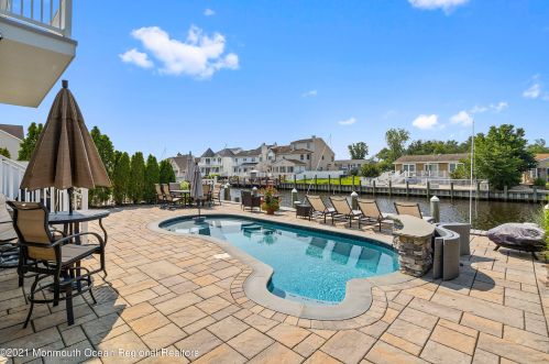 30 Topsail Rd, Bricktown NJ  08723-6743 exterior