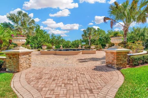 1854 Altavista Cir, Lakeland FL  33810-2795 exterior