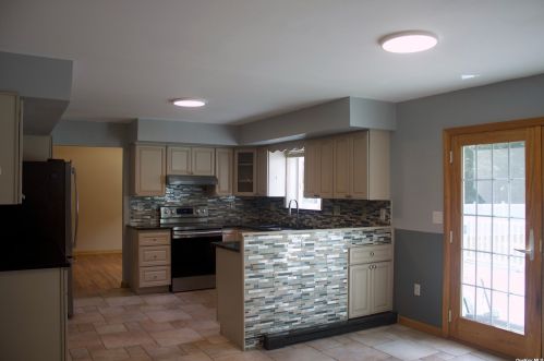 12 Ramblewood Rd, Shoreham NY  11786-2300 exterior