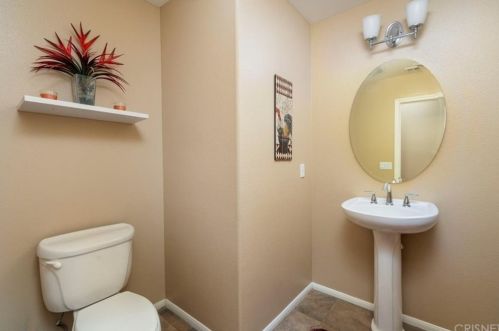 29236 Discovery Ridge Dr, Santa Clarita CA  91390-5761 exterior