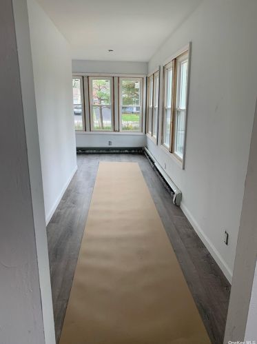 118 Oak St, Amityville NY  11701-3020 exterior