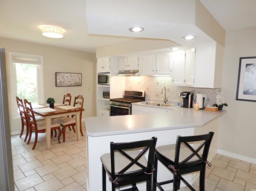 17911 Williamsburg Dr, Granger IN  46530-9252 exterior