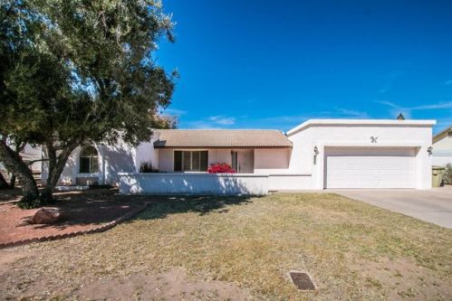 6414 Desert Hills Dr, Glendale, AZ 85304-2412