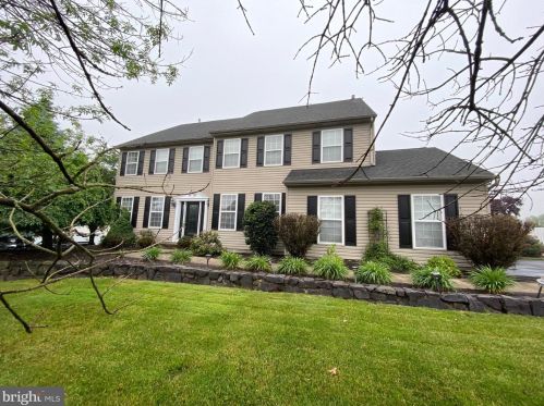 330 Summer Hill Dr, Gilbertsville, PA 19525-8879