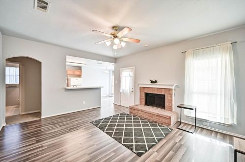 415 Preston Dr, Cleburne TX  76033-7334 exterior