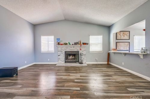 14561 Coalinga Rd, Victorville CA  92392-9617 exterior