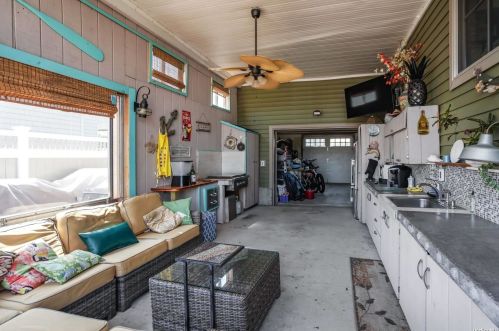 115 Annuskemunnica Rd, Babylon NY  11702-4424 exterior