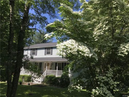 246 Greenbush Rd, Orangeburg, NY 10962-1325