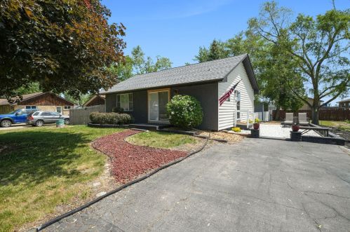 3425 Polk St, Kansasville, WI 53139-9578