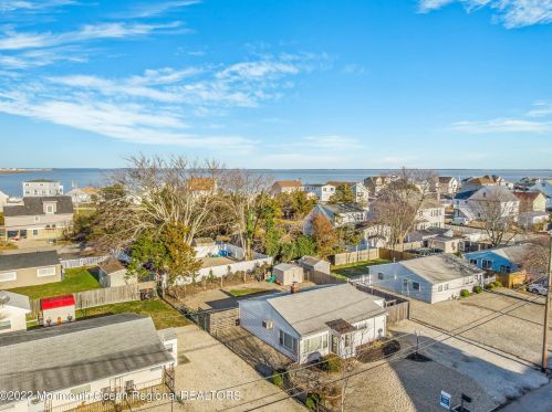 1412 Tamiami Rd, Lacey NJ  08731-5038 exterior