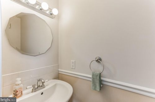 501 Delaware Ave, Lansdale PA 19446-3419 exterior