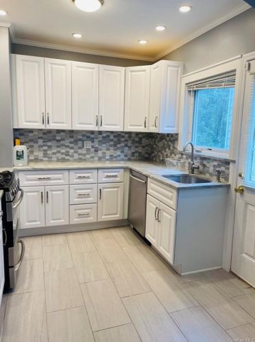 161 Hillcrest Rd, Mount Vernon NY  10552-1510 exterior